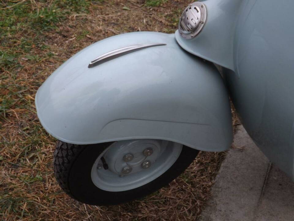 Image 9/50 de Piaggio Vespa 125 (1961)
