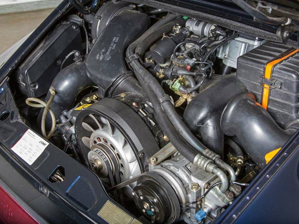 Bild 28/31 von Porsche 911 Carrera 2 (1992)