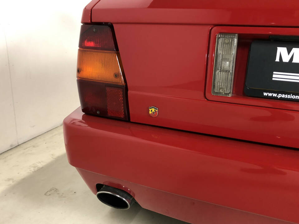 Image 11/33 of Lancia Delta HF Integrale Evoluzione I (1992)