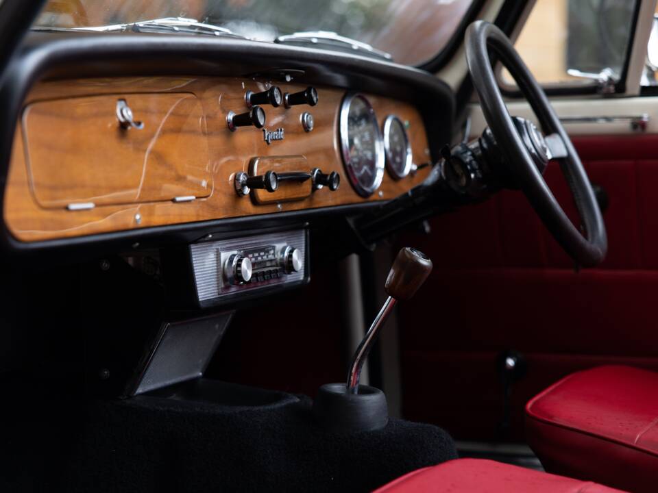 Image 11/50 of Triumph Herald 1200 (1967)