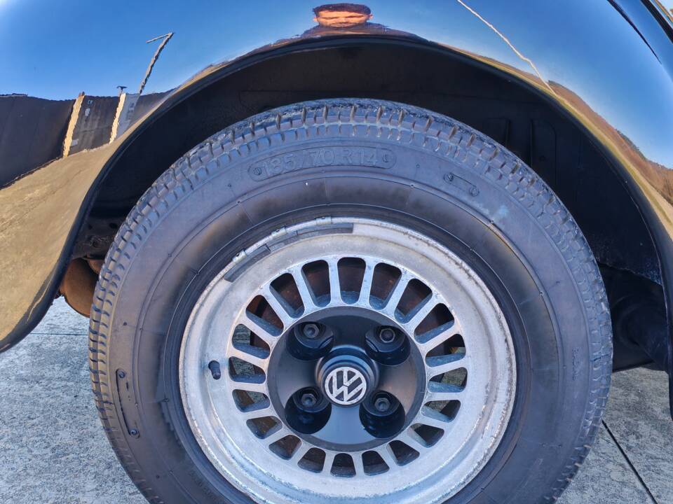 Bild 22/35 von Volkswagen Käfer 1303 LS (1975)