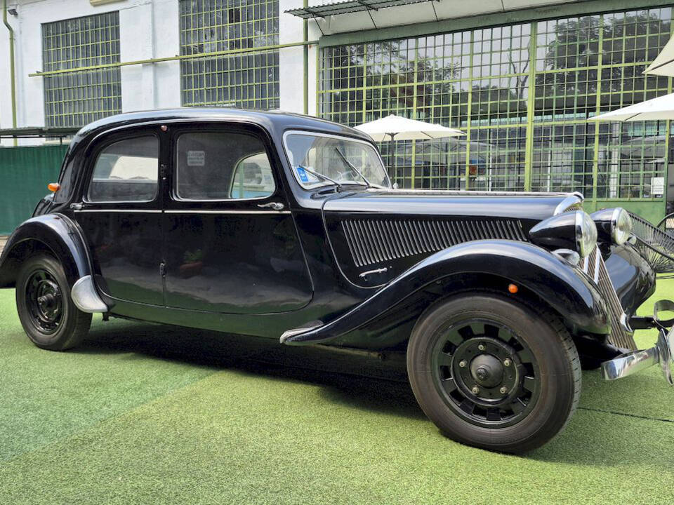 Image 7/47 of Citroën Traction Avant 11 BL (1955)