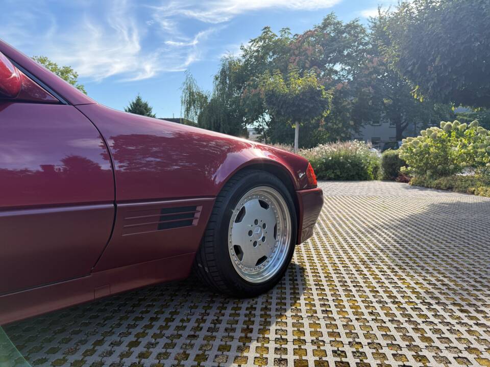 Image 32/34 de Mercedes-Benz 500 SL (1993)