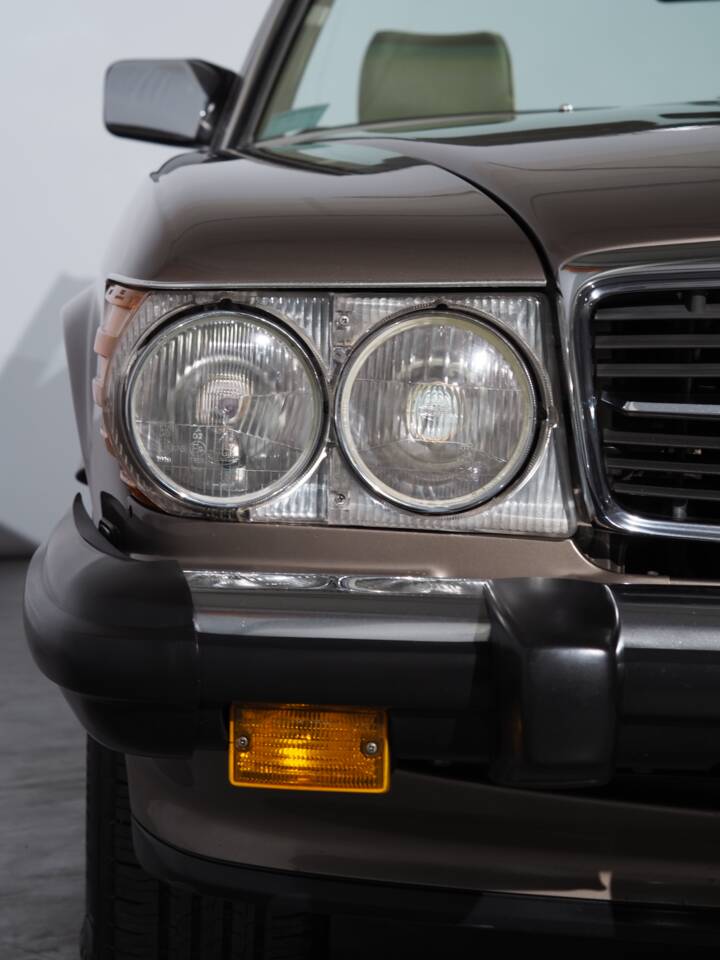 Image 10/50 of Mercedes-Benz 560 SL (1988)