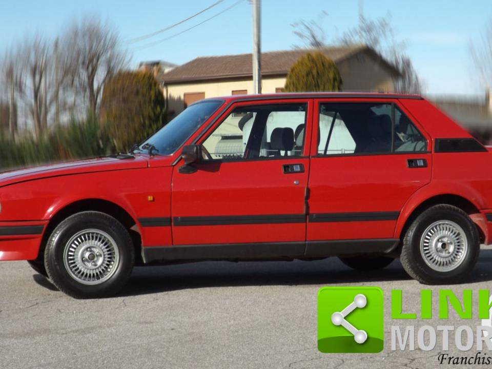 Bild 4/9 von Alfa Romeo Giulietta 1.8 (1982)