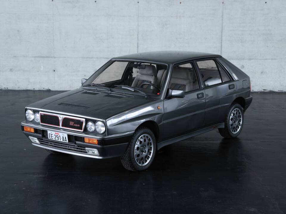 Image 12/50 of Lancia Delta HF Integrale (1988)
