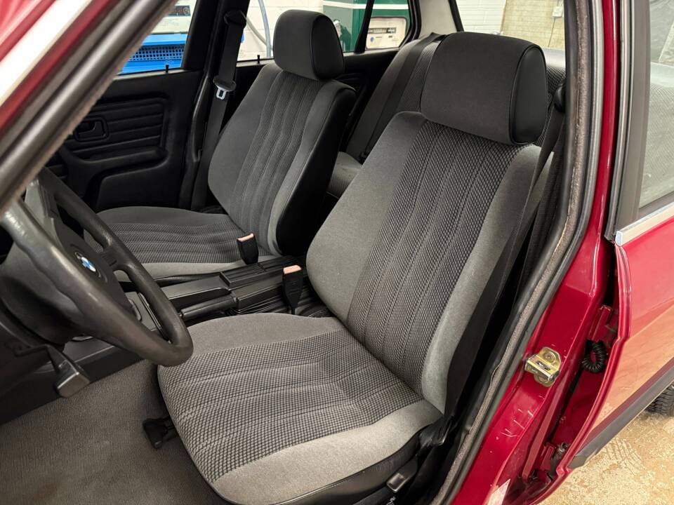 Afbeelding 7/20 van BMW 316i (1990)