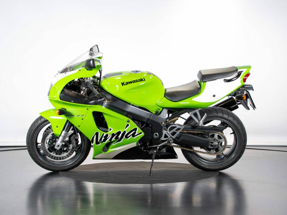 Obraz 1/50 pojazdu Kawasaki Ninja 750 ZX-7R (1999)