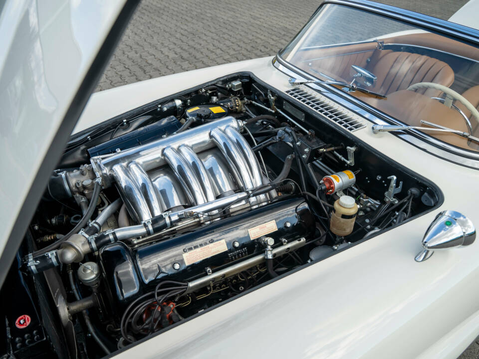 Immagine 32/38 di Mercedes-Benz 300 SL Roadster (1961)