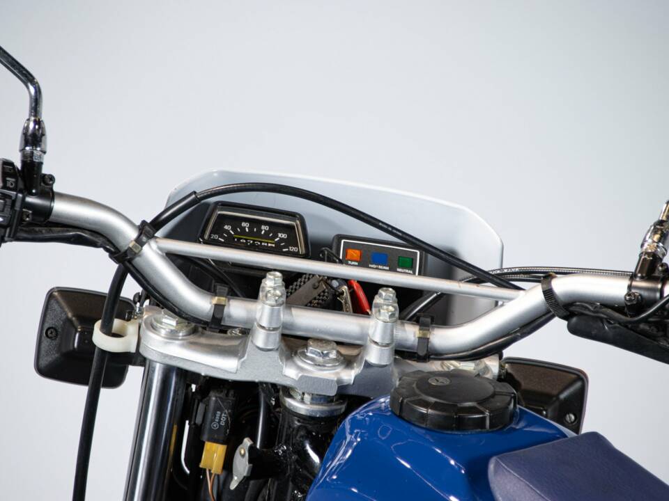 Bild 16/50 von Yamaha DUMMY (1995)