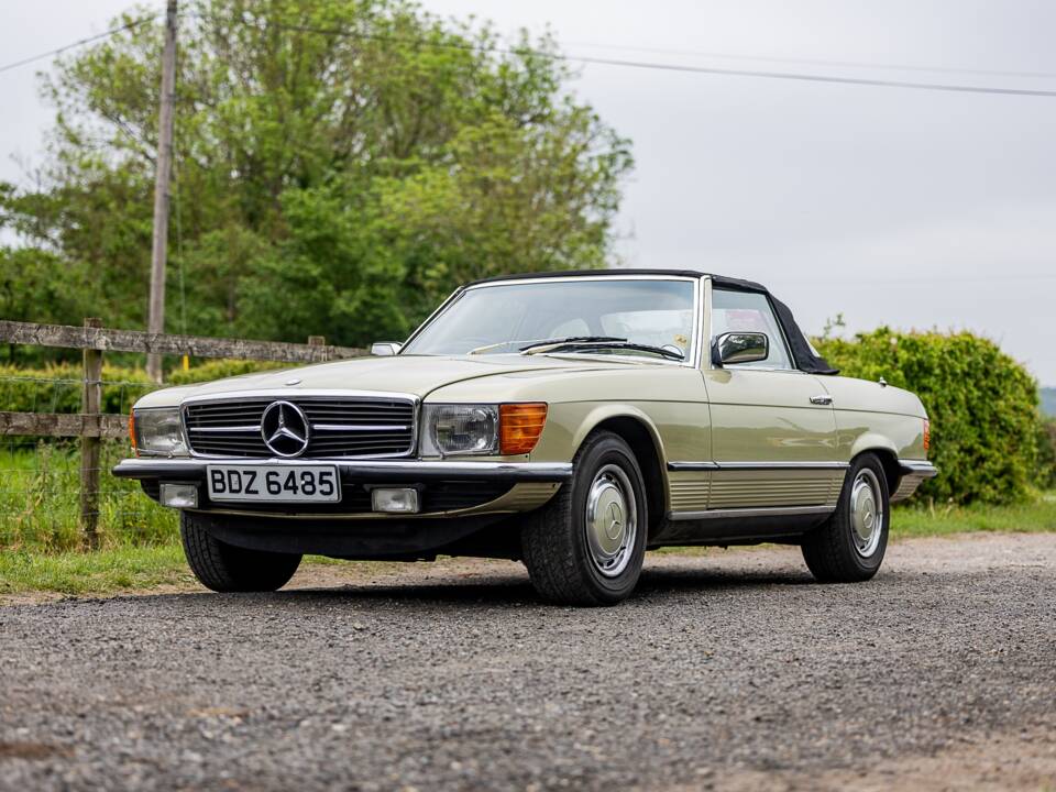 Afbeelding 22/45 van Mercedes-Benz 450 SL (1980)