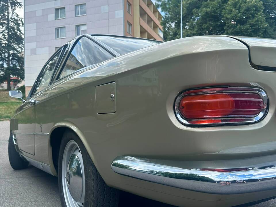 Bild 15/17 von FIAT 2300 S Coupé (1966)