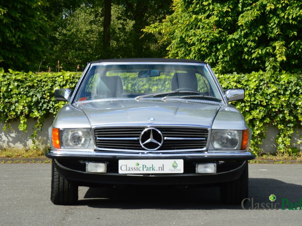 Image 23/50 de Mercedes-Benz 500 SL (1985)
