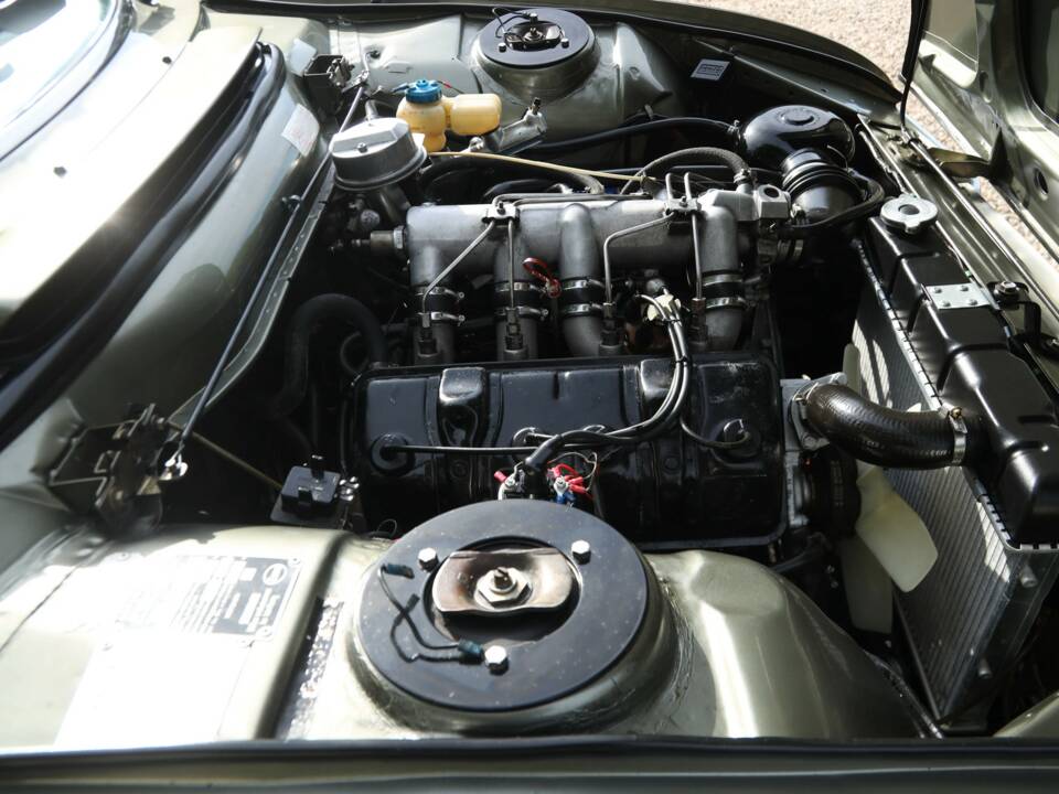 Image 29/50 of Peugeot 504 Convertible (1981)