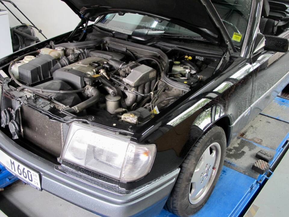 Imagen 10/171 de Mercedes-Benz E 220 (1994)