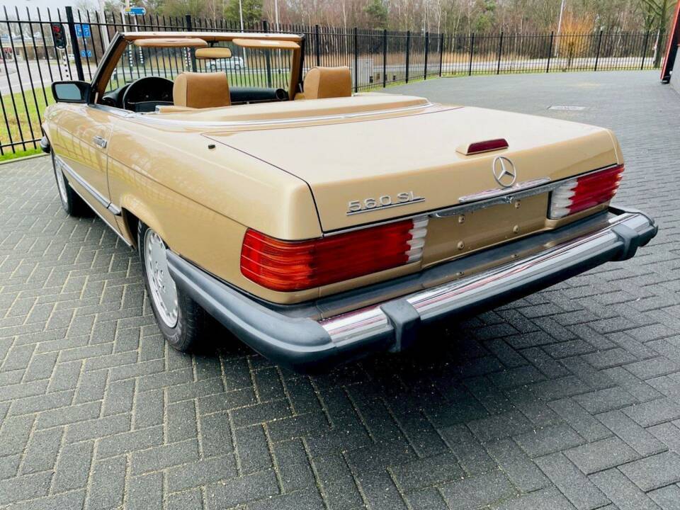 Image 11/36 of Mercedes-Benz 560 SL (1988)