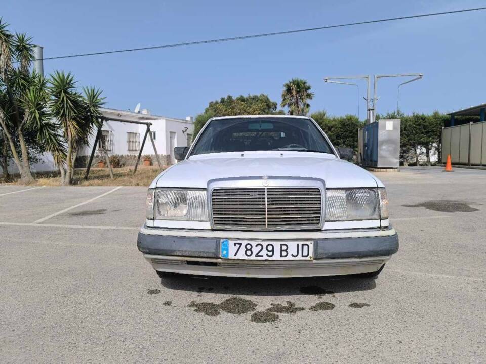 Bild 1/6 von Mercedes-Benz 300 TD (1991)