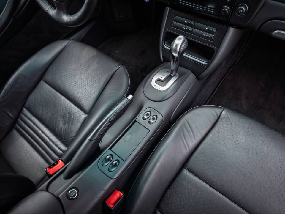 Afbeelding 45/73 van Porsche 911 Carrera 4S (2002)