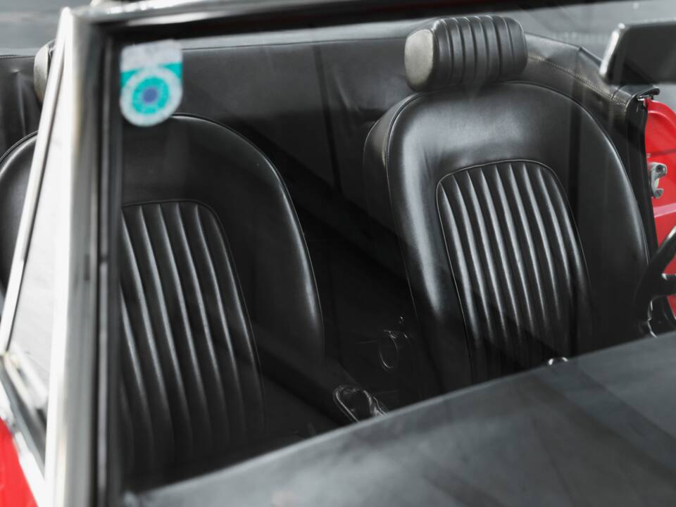 Immagine 30/47 di Alfa Romeo 1300 Spider Junior (1969)