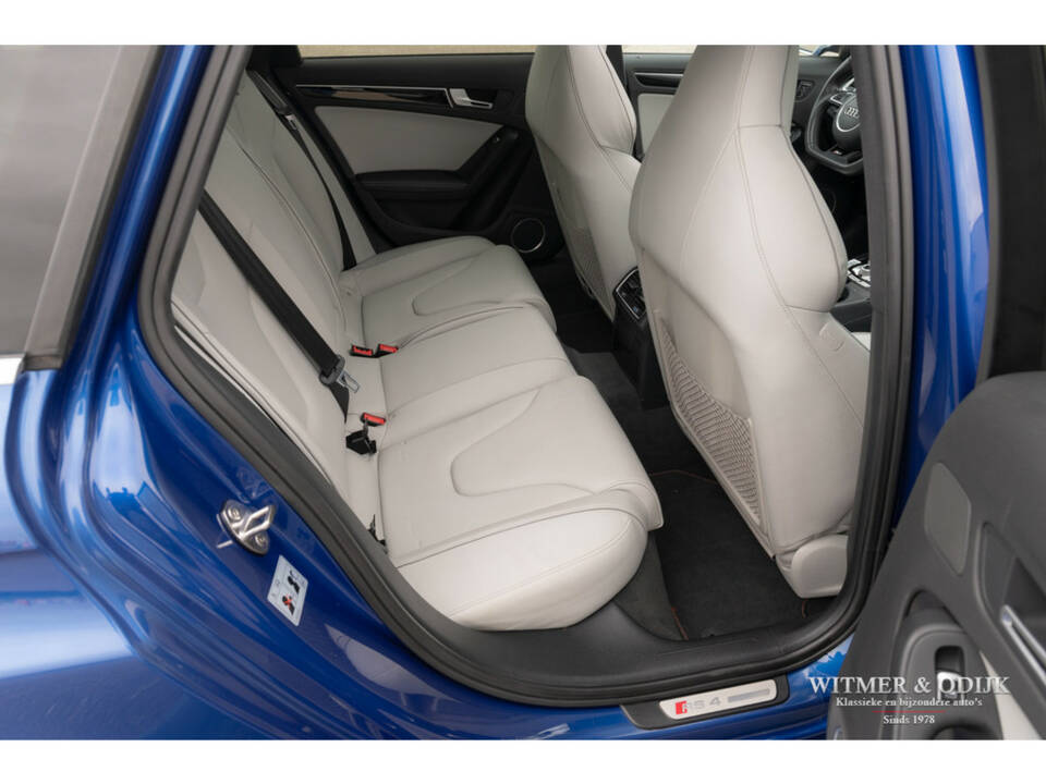 Image 15/32 of Audi RS4 Avant (2014)