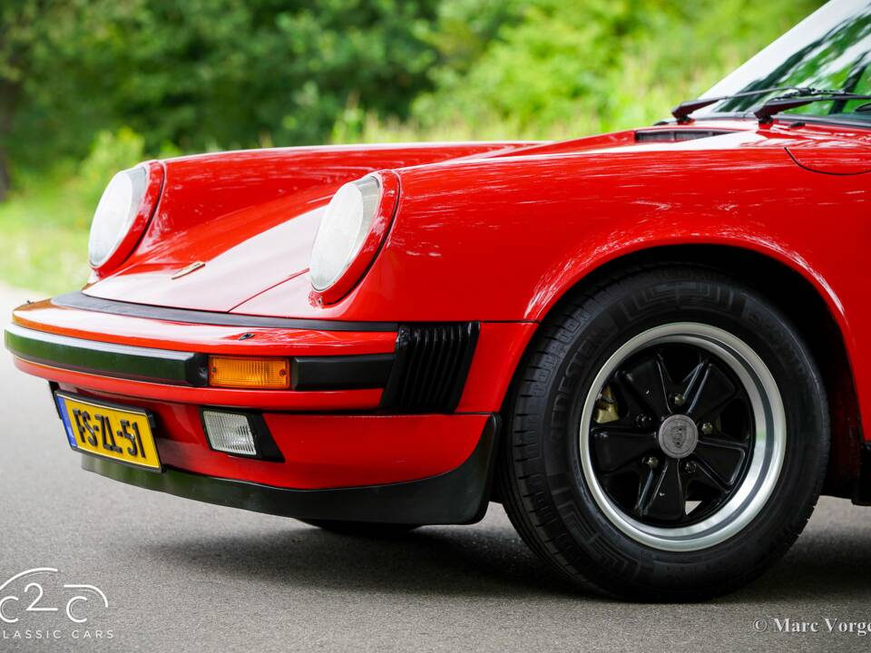 Image 34/63 of Porsche 911 Carrera 3.2 (1986)