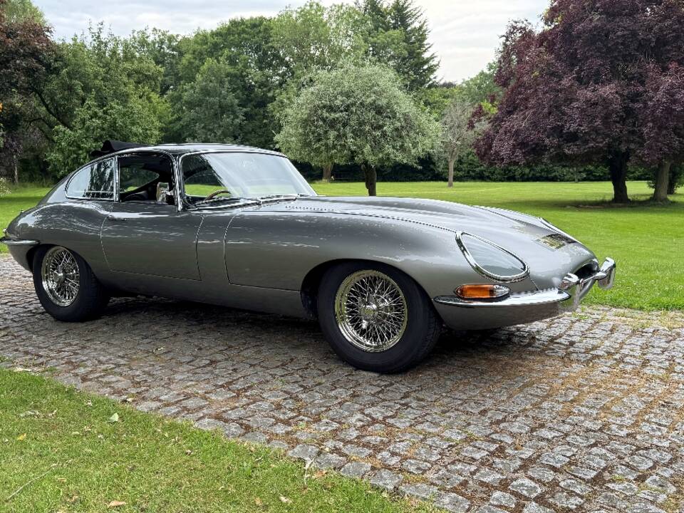 Image 2/30 de Jaguar Type E 4.2 (1965)