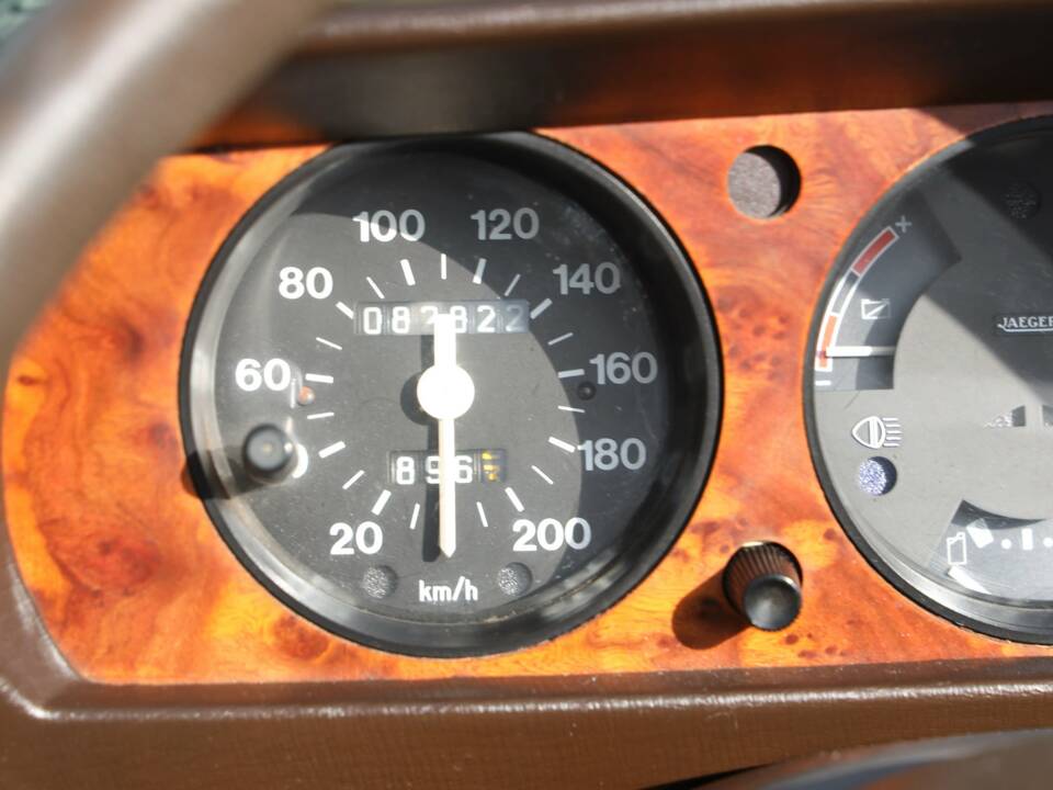 Image 7/50 of Peugeot 504 Convertible (1981)