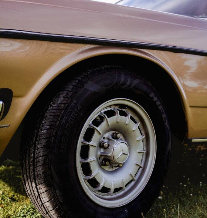 Image 3/8 of Mercedes-Benz 280 E (1976)