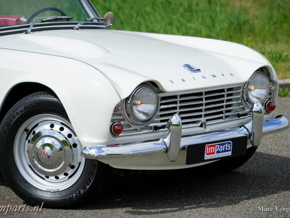 Image 13/31 of Triumph TR 4A (1966)