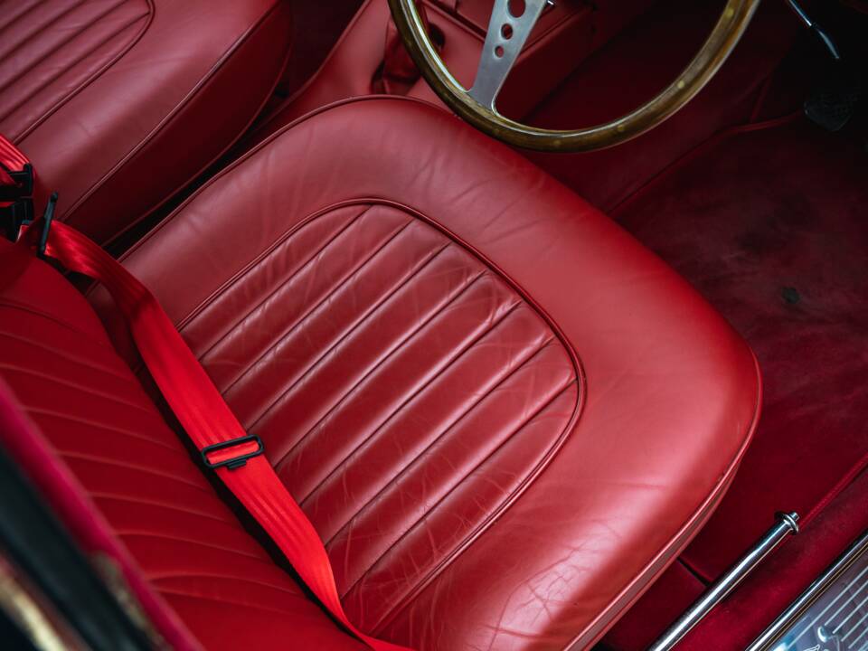 Bild 27/51 von Jaguar 240 (1968)