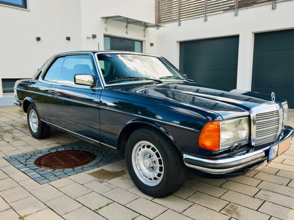 Bild 2/99 von Mercedes-Benz 230 CE (1983)