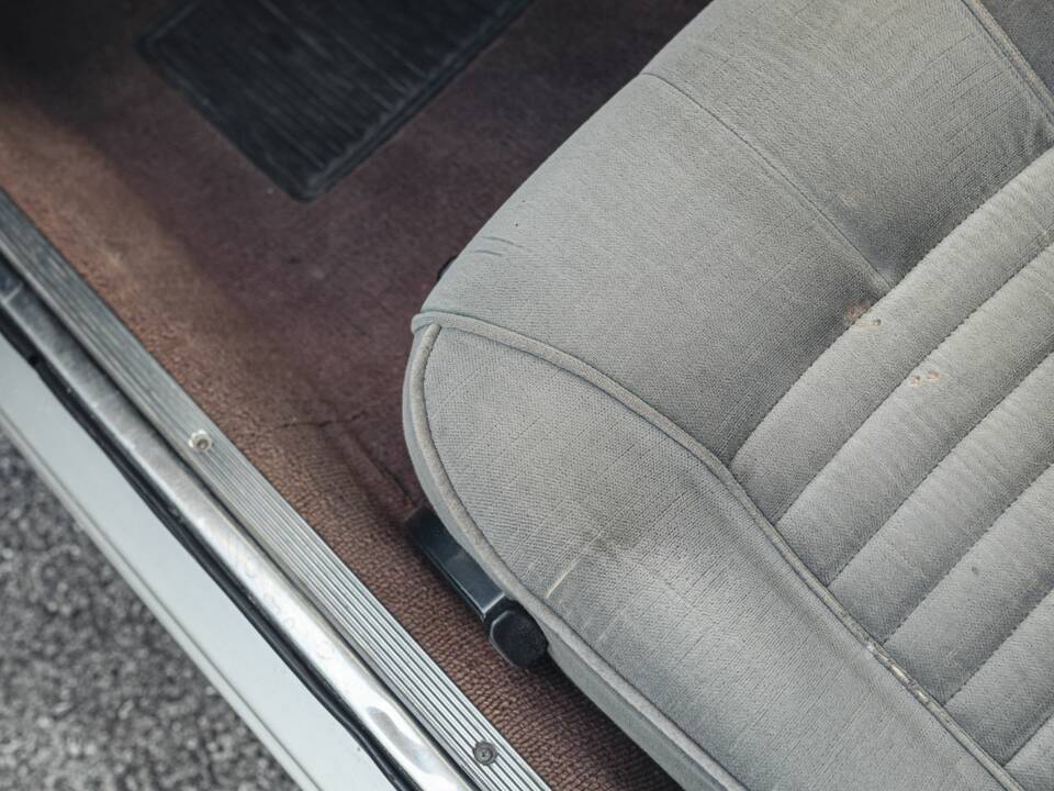 Image 24/32 of Alfa Romeo Alfetta GTV 2000 (1977)