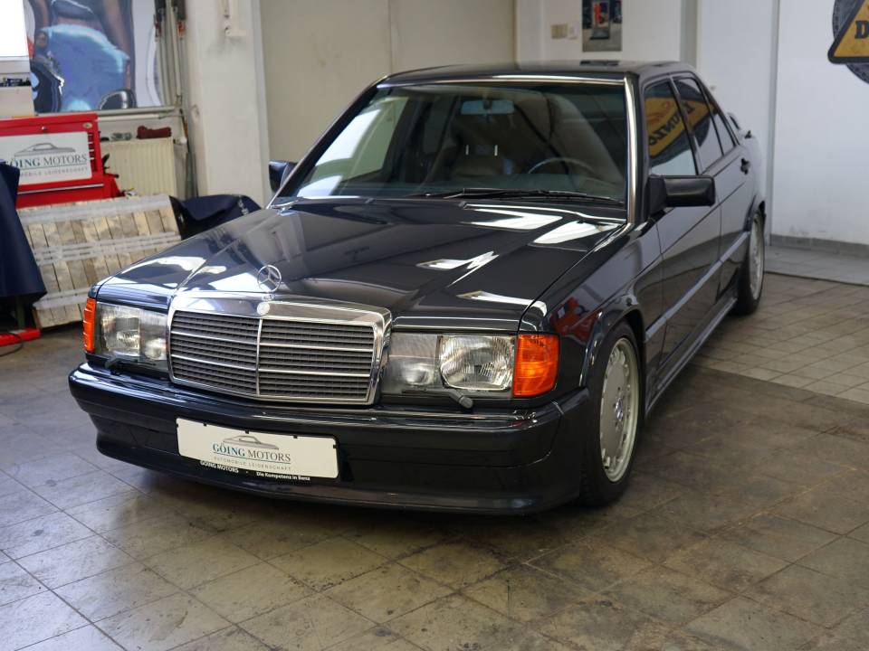 Imagen 5/38 de Mercedes-Benz 190 E 2.5-16 (1992)