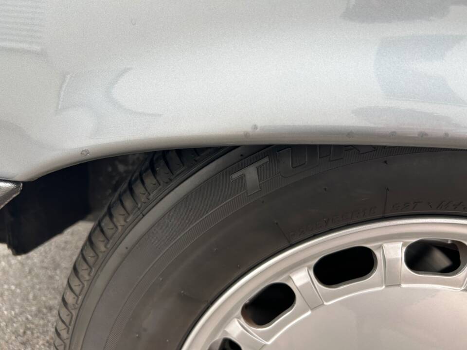 Image 36/36 of Mercedes-Benz 560 SL (1989)