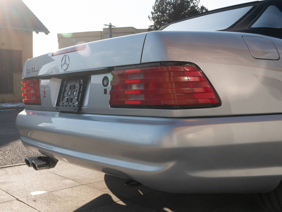 Bild 12/75 von Mercedes-Benz SL 500 (1997)