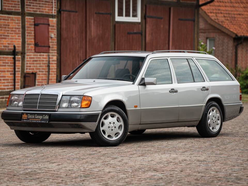 Imagen 1/72 de Mercedes-Benz 250 TD (1991)