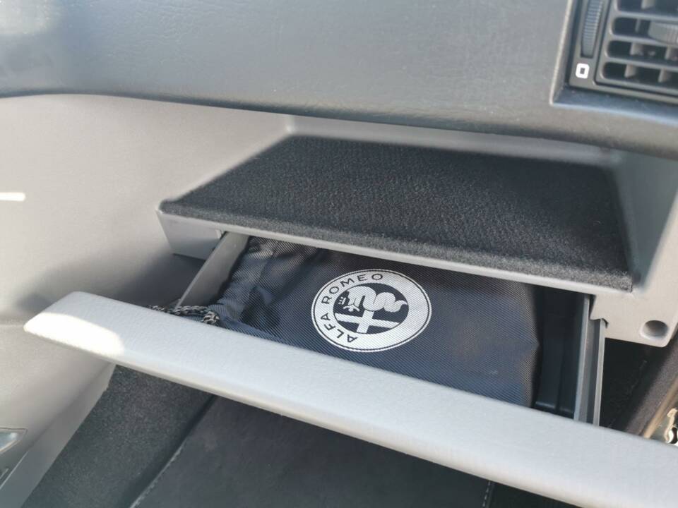Image 30/45 of Alfa Romeo 75 1.8 (1987)