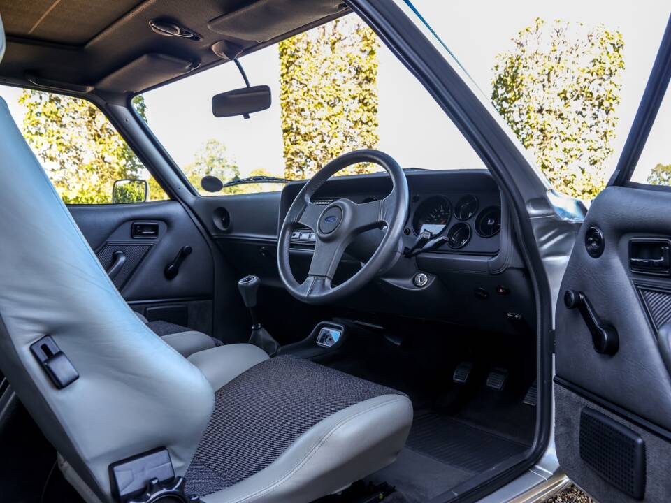 Image 4/50 of Ford Capri 2,8i (1987)