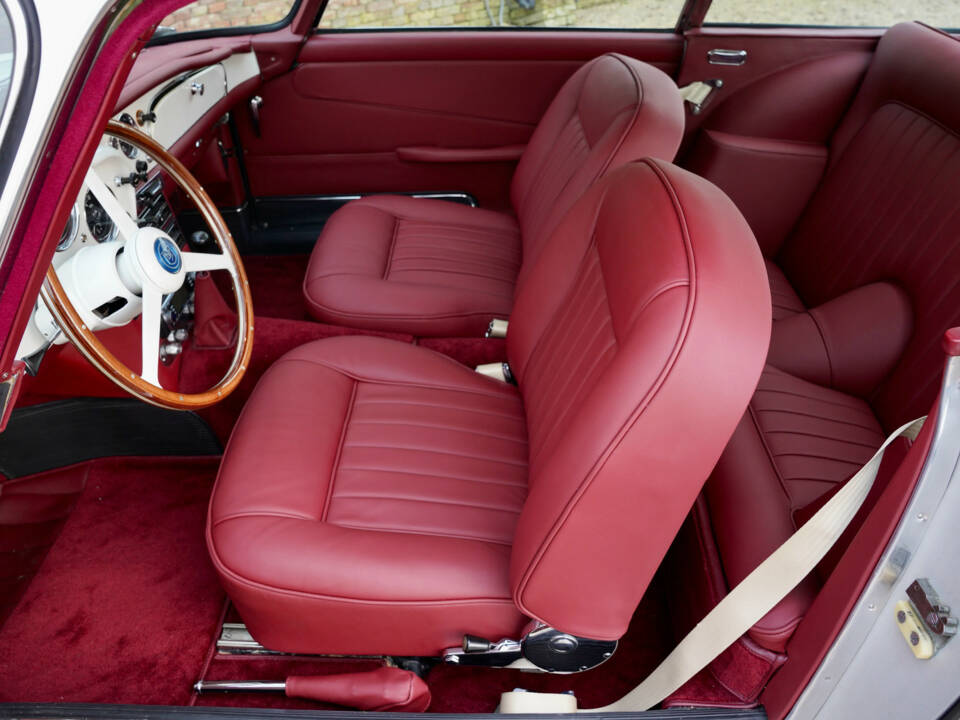 Bild 38/50 von Aston Martin DB 4 (1961)