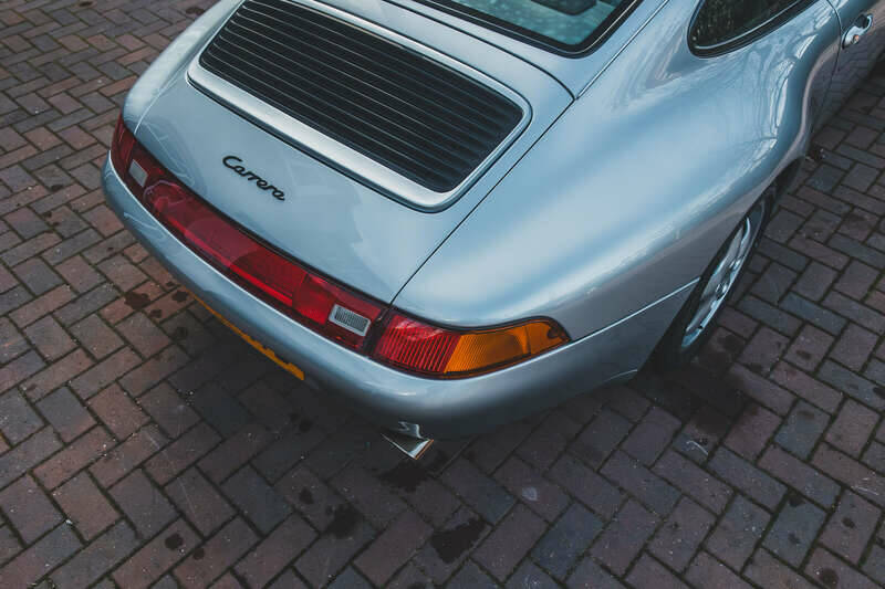 Image 32/50 of Porsche 911 Carrera (1994)