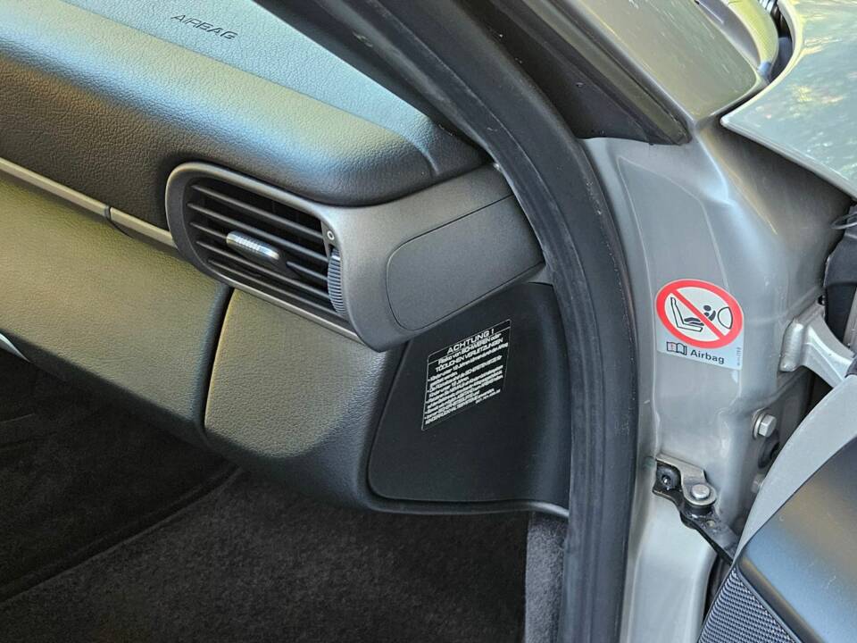 Image 13/37 de Porsche 911 Carrera (2004)