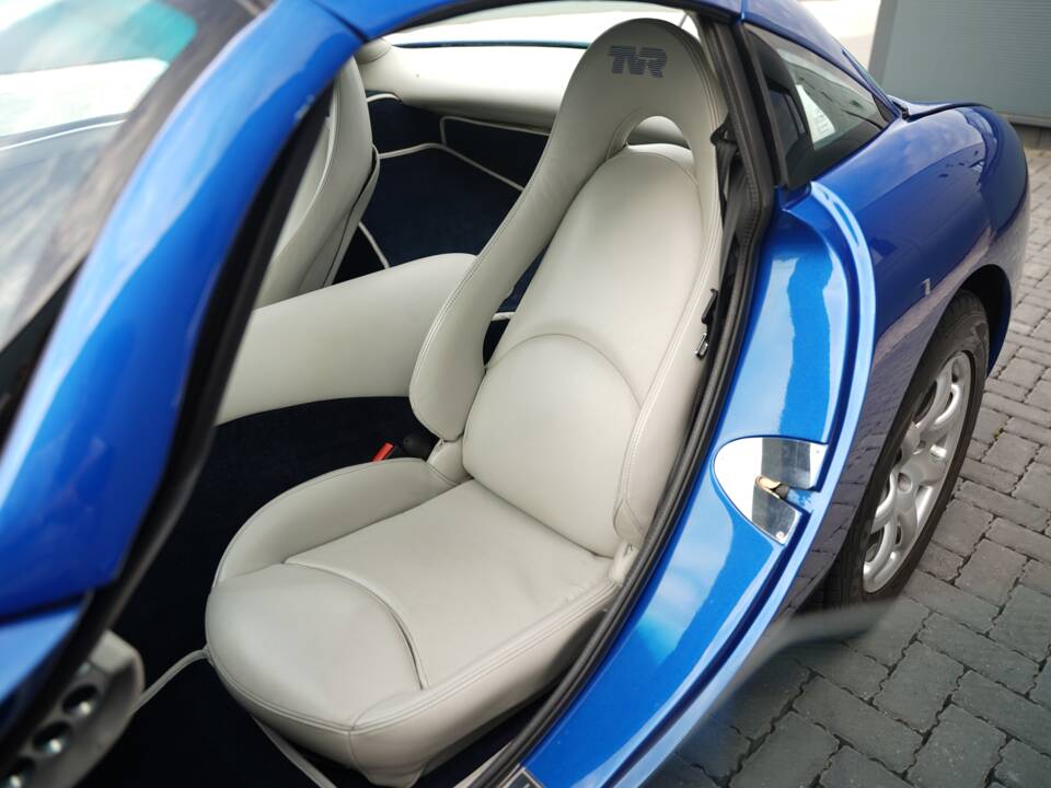 Image 16/50 of TVR Tuscan S (2000)