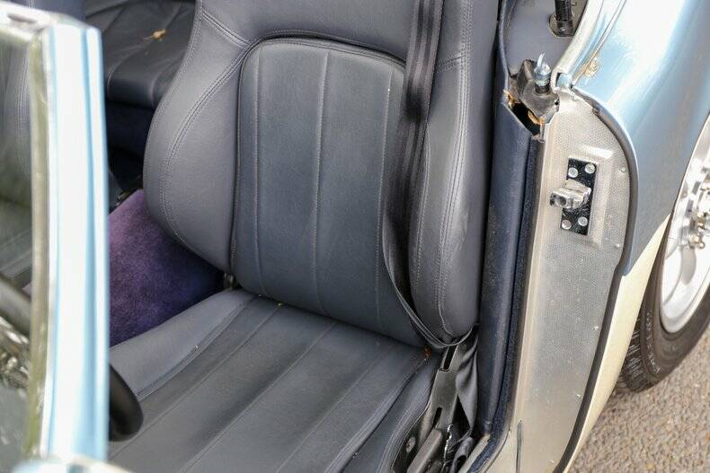 Image 12/42 de Austin-Healey 3000 Mk II (BN7) (1961)