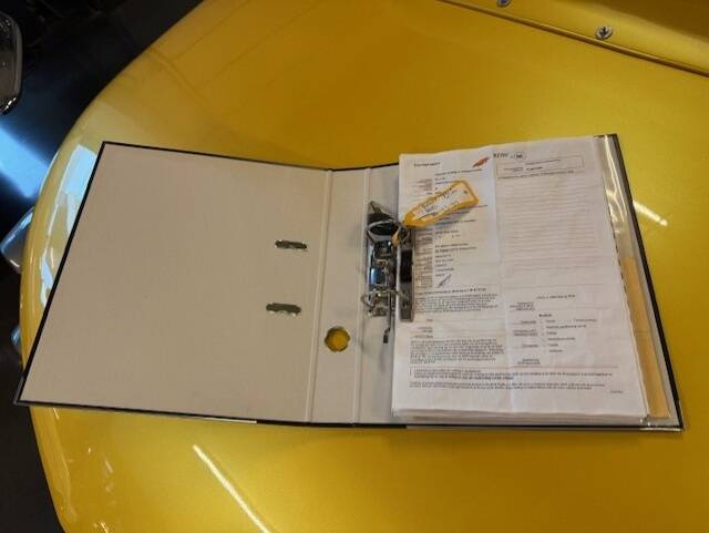 Image 21/26 of Renault Sport Spider (1997)