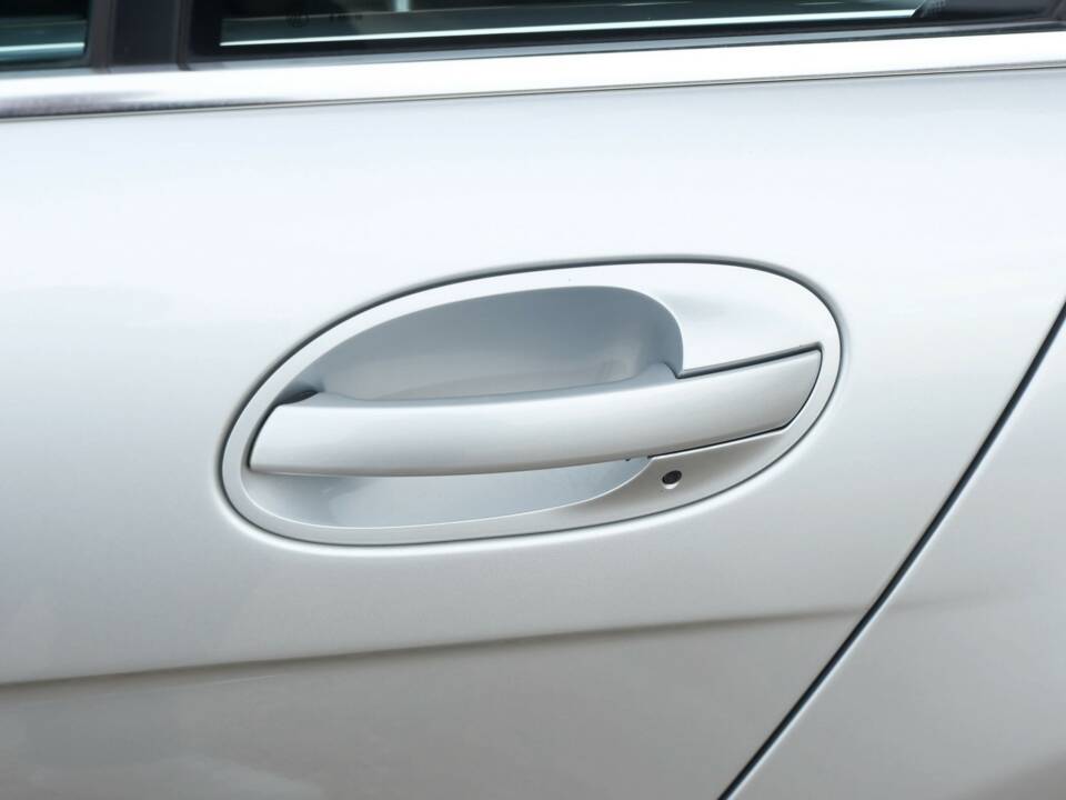 Immagine 21/50 di BMW 750i (2007)