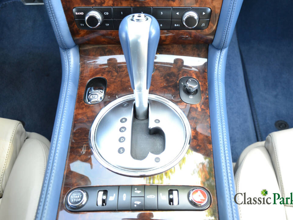 Image 40/50 of Bentley Continental GT (2005)