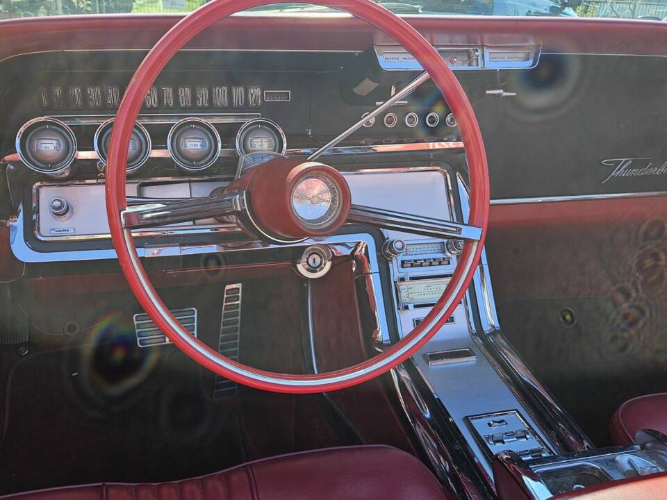 Image 12/24 of Ford Thunderbird (1964)