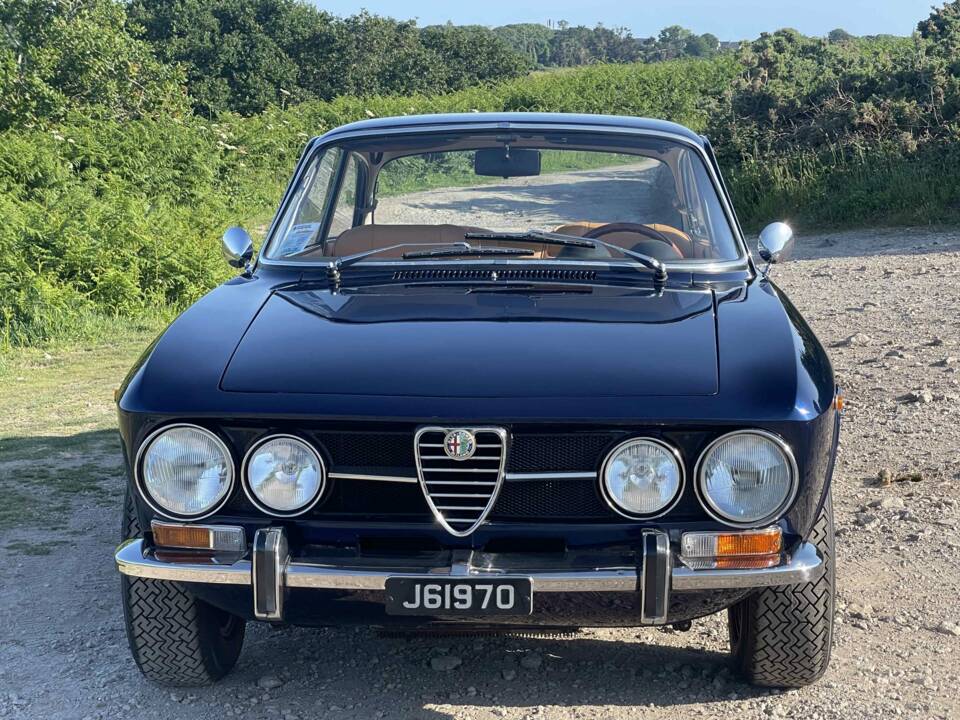 Imagen 6/12 de Alfa Romeo 1750 GT Veloce (1970)