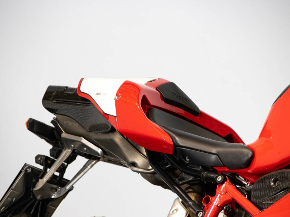 Image 30/50 of Ducati DUMMY (2004)