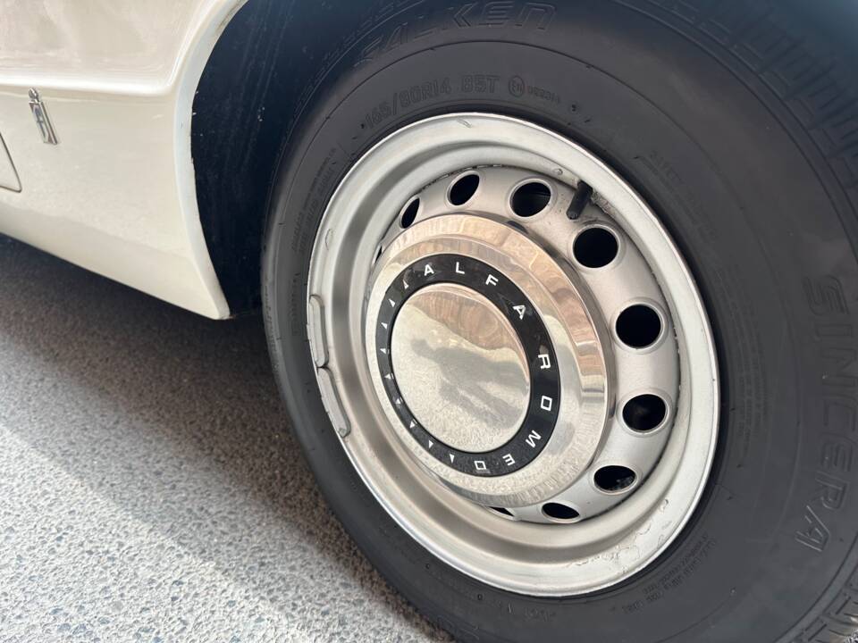 Image 44/63 of Alfa Romeo Spider 1300 Junior (1970)